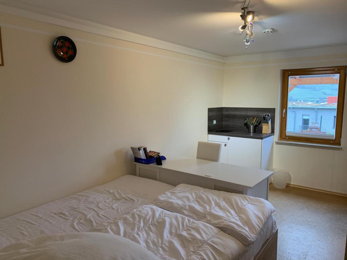 Romantische Ferienwohnung Mit Fantastischem Ausblick, Pool Und Gartensauna Γιένα Εξωτερικό φωτογραφία